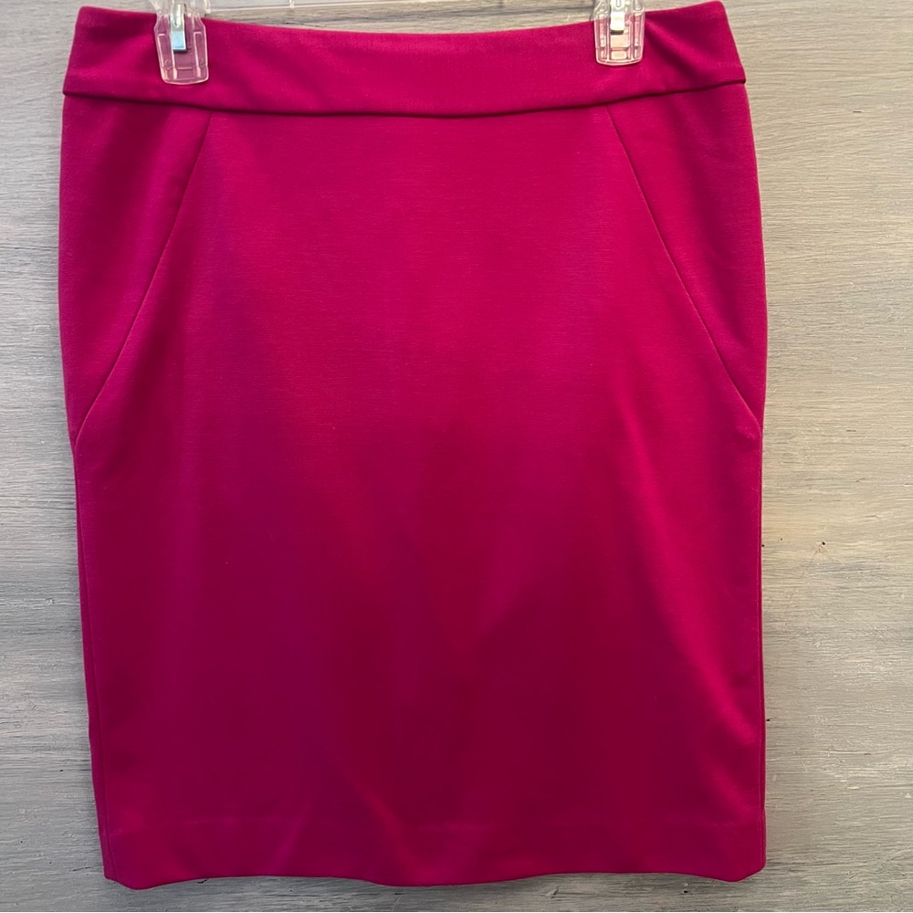 Premise Fuchshia Ponte Pencil Skirt Size 8 Good Condition